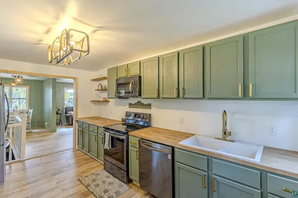 190 Onigum Tr, Ely, MN 55731