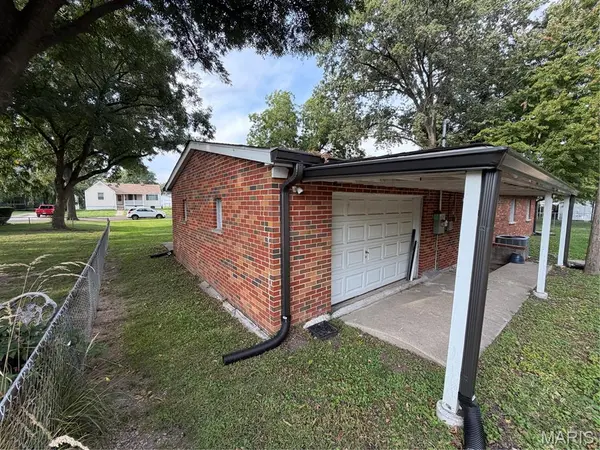 1814 N Charles ST, Belleville, IL 62221