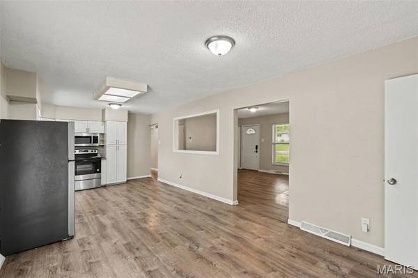 1785 Bobbinray AVE, Florissant, MO 63031