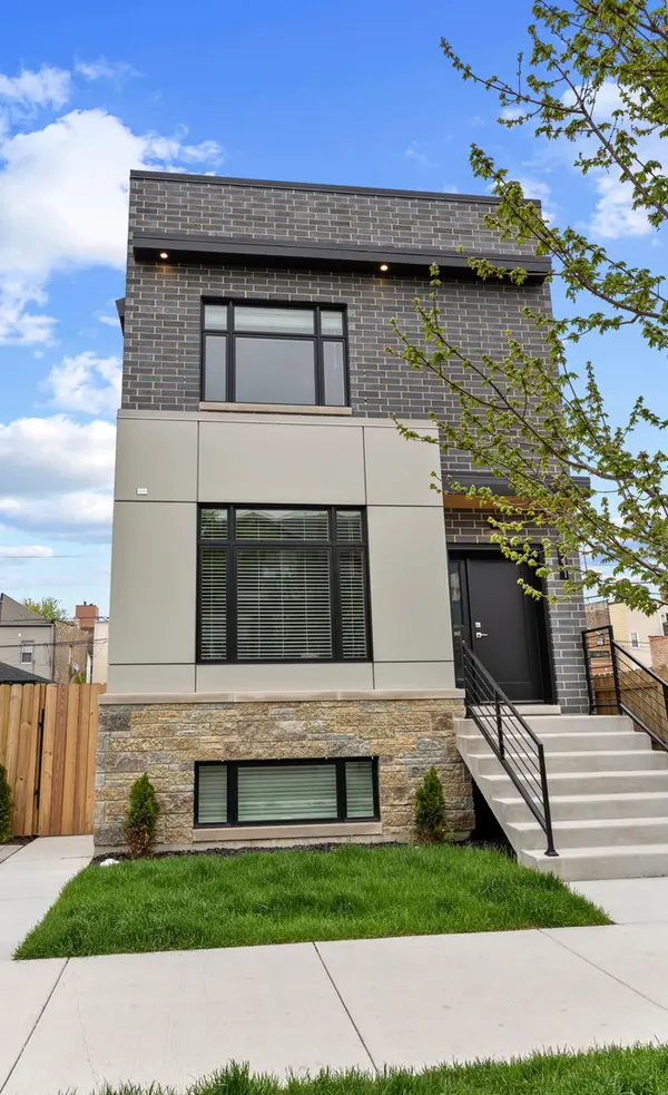 3225 S Shields AVE, Chicago, IL 60616