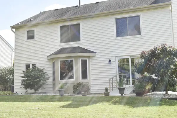 1218 Meadowlark LN, Grayslake, IL 60030