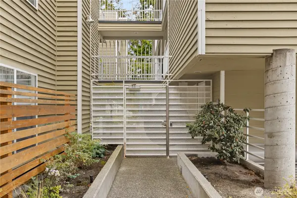 3420 Burke AVE N #A103, Seattle, WA 98103