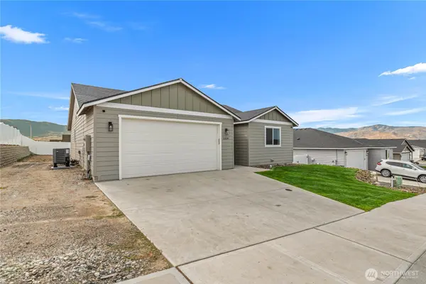 2330 Noah ST SE, East Wenatchee, WA 98802