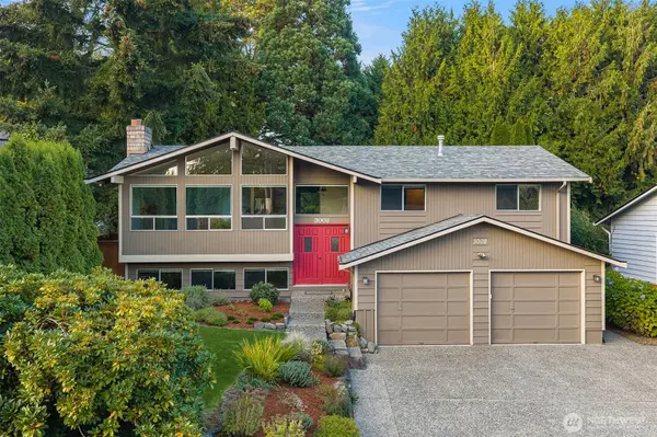 3008 NE 201st PL, Lake Forest Park, WA 98155