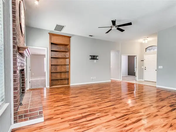 908 SE 38th ST, Moore, OK 73160