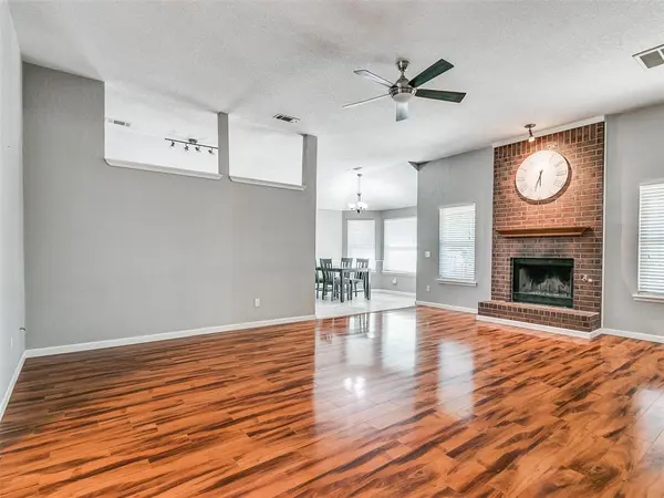 908 SE 38th ST, Moore, OK 73160
