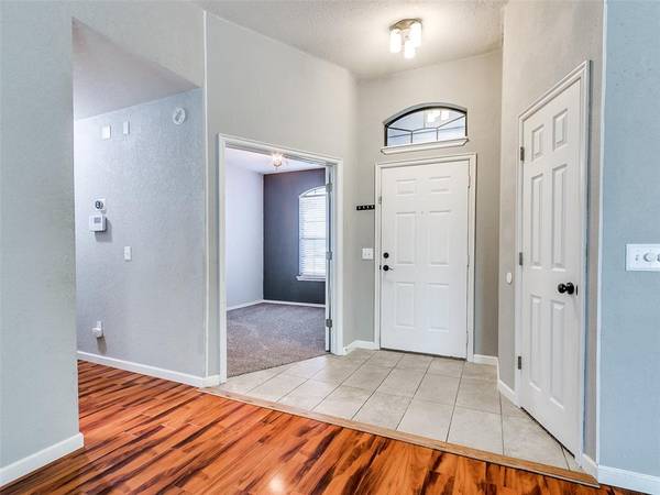 908 SE 38th ST, Moore, OK 73160