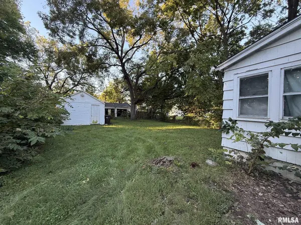 822 W MCCLURE AVE, Peoria, IL 61604