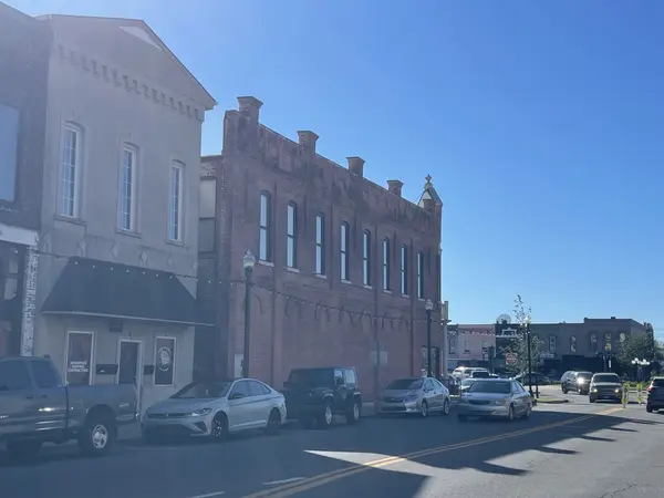 102 E Main St, Lebanon, TN 37087