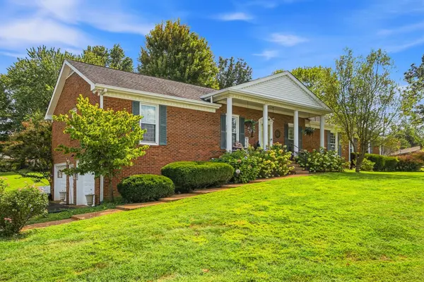 300 Stonewall Dr, Springfield, TN 37172
