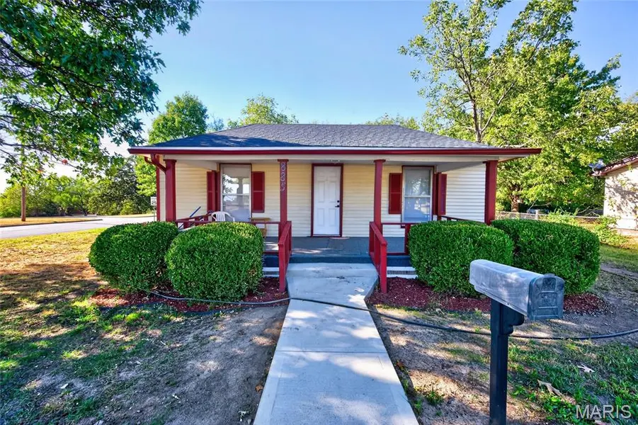 885 W 4th ST, Lebanon, MO 65536