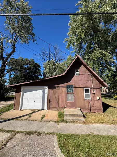 300 W Third St, Belle, MO 65013