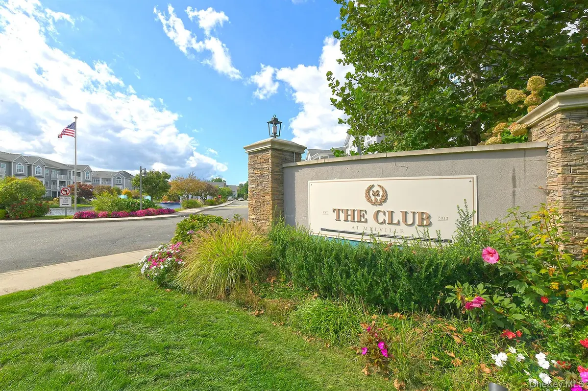 212 Clubhouse CIR #212, Melville, NY 11747