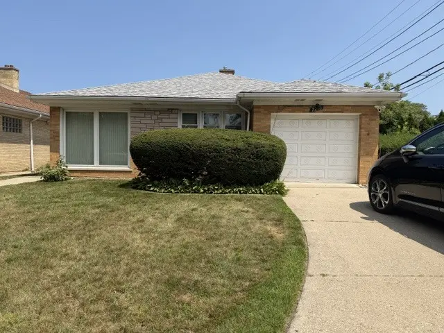 7215 N Kedvale AVE, Lincolnwood, IL 60712