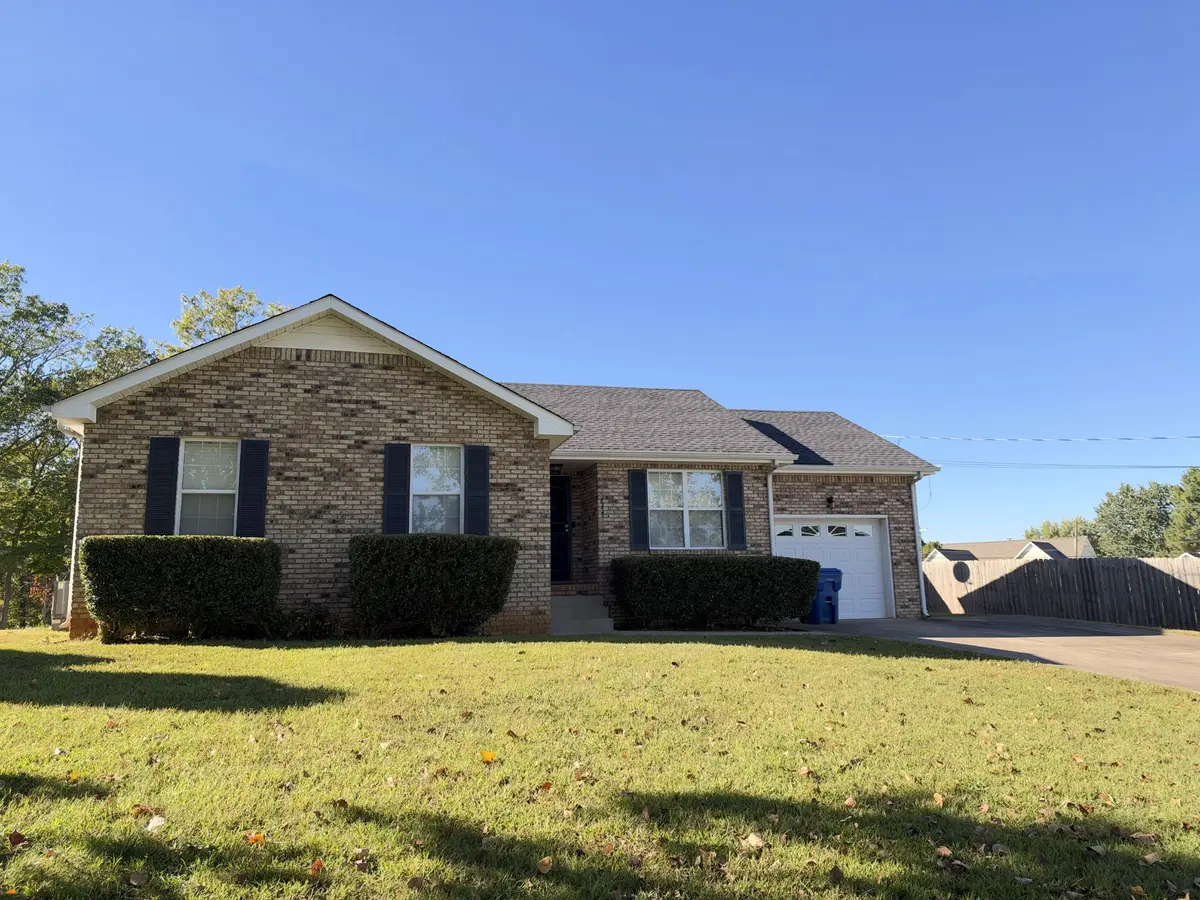 848 Bunny Ct, Clarksville, TN 37043