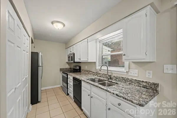 11059 Hunter trail LN, Charlotte, NC 28226