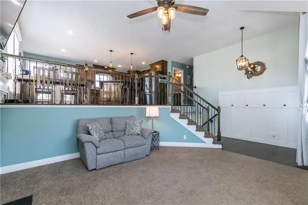 705 18th CIR, Greenwood, MO 64034
