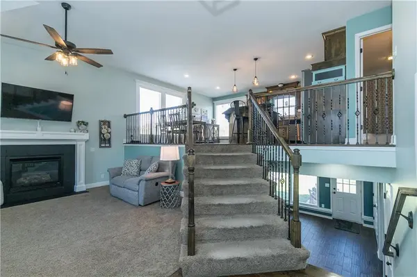 705 18th CIR, Greenwood, MO 64034