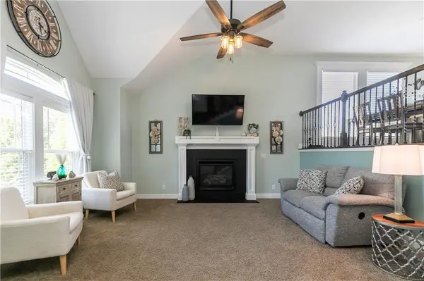 705 18th CIR, Greenwood, MO 64034