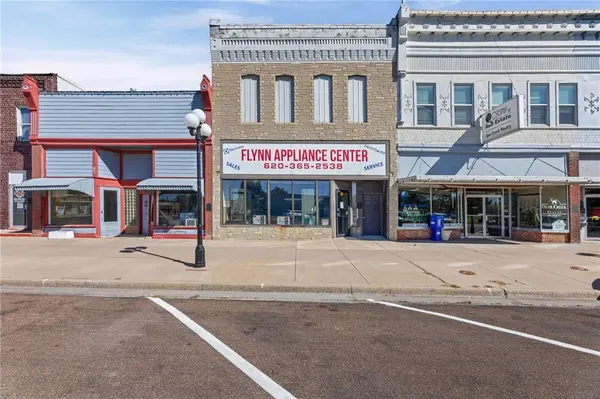 11 N Jefferson AVE, Iola, KS 66749