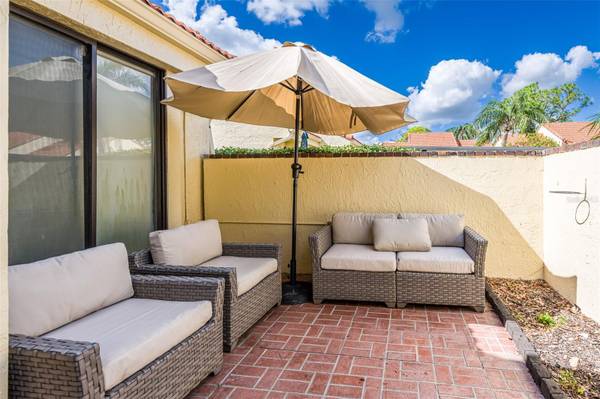 5312 HUNTINGWOOD CT #39, Sarasota, FL 34235