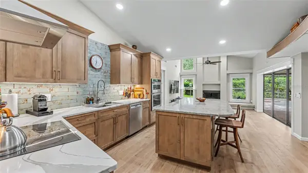 2712 LAUREL OAK DR, Plant City, FL 33566