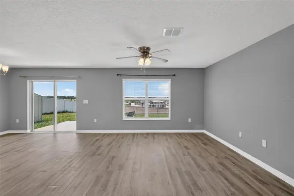 2465 BEGONIA ST, Mascotte, FL 34753