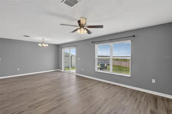 2465 BEGONIA ST, Mascotte, FL 34753