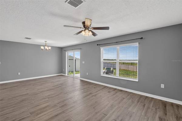 2465 BEGONIA ST, Mascotte, FL 34753