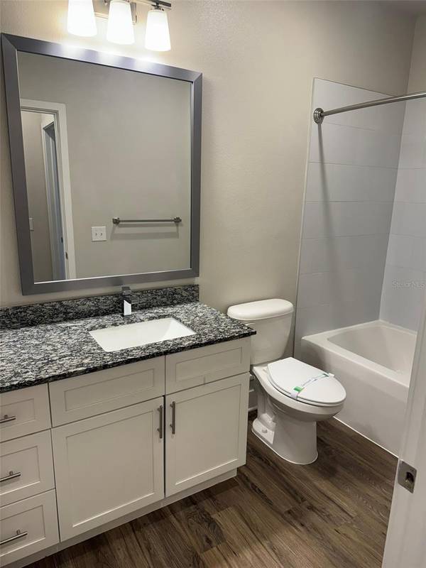 2400 PEACEFUL RIV #1-206, Mount Dora, FL 32757