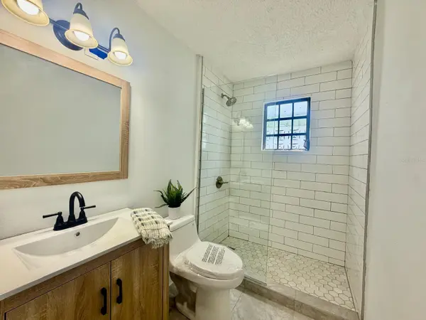 2KR GUAM ST #885B, San Juan, PR 00924