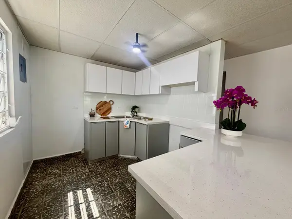 2KR GUAM ST #885B, San Juan, PR 00924