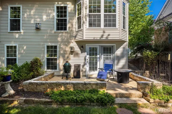 1049 Cambridge Way DR, Chesterfield, MO 63017