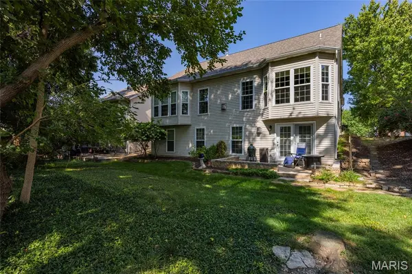 1049 Cambridge Way DR, Chesterfield, MO 63017
