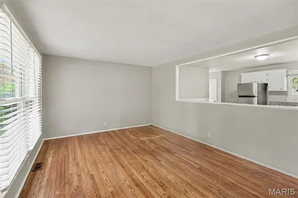 2295 Liberty DR, Florissant, MO 63031