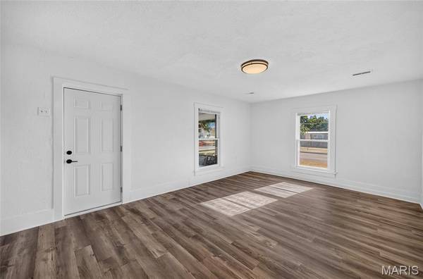 885 W 4th ST, Lebanon, MO 65536