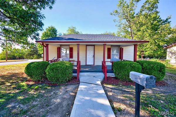 885 W 4th ST, Lebanon, MO 65536