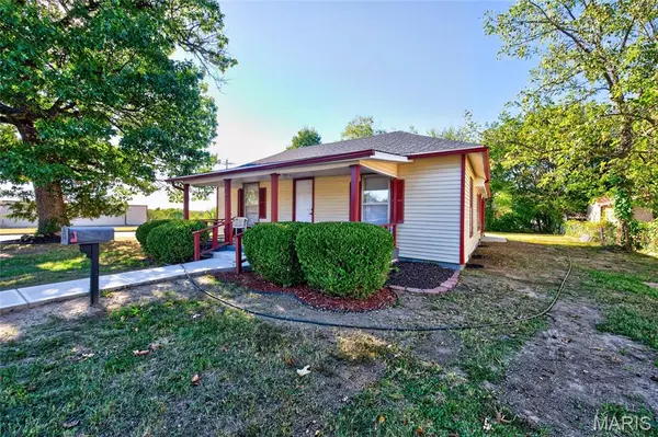 885 W 4th ST, Lebanon, MO 65536