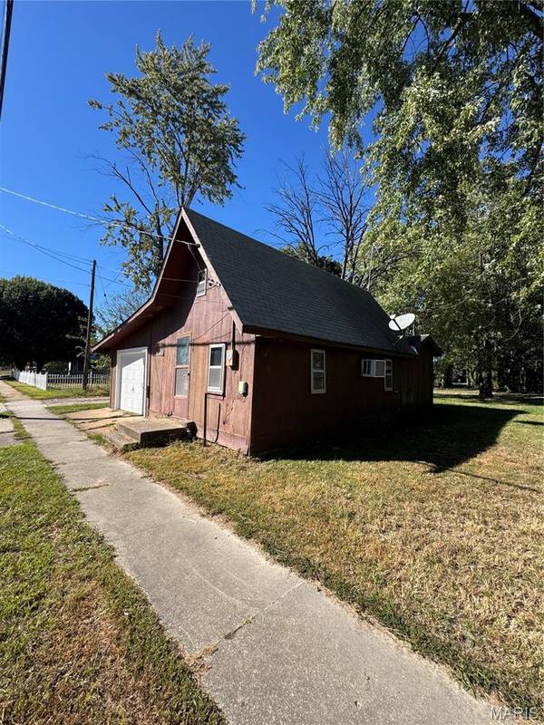 300 W Third St, Belle, MO 65013