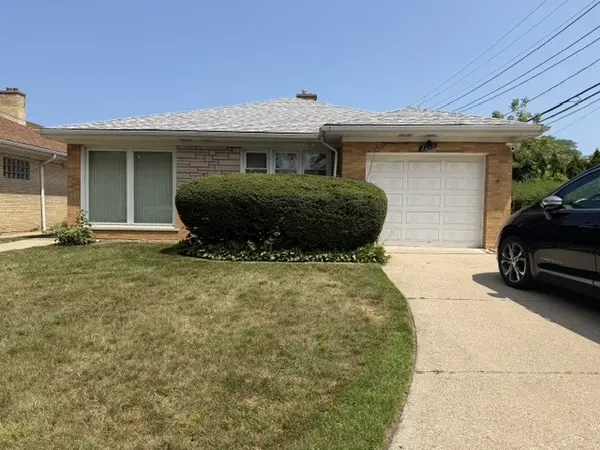 7215 N Kedvale AVE, Lincolnwood, IL 60712