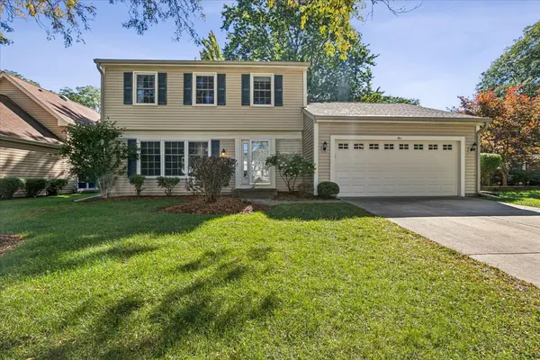 5 Malvern LN, Vernon Hills, IL 60061