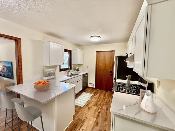 9097 Northwood Pkwy, New Hope, MN 55427