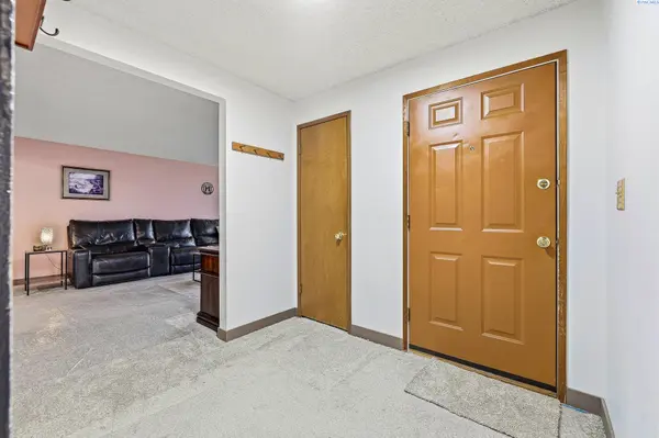 902 S Kellogg, Kennewick, WA 99336