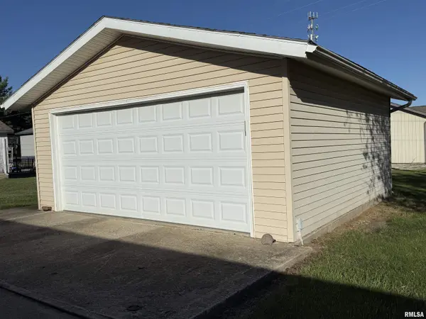 307 N 15TH AVE, Canton, IL 61520