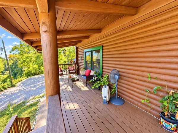 532 Cummings Ln, Cottontown, TN 37048