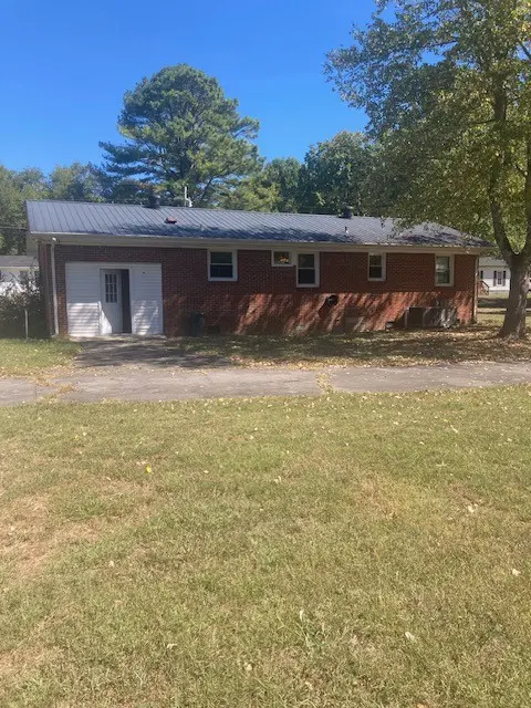 131 Meadowbrook Dr, Woodbury, TN 37190