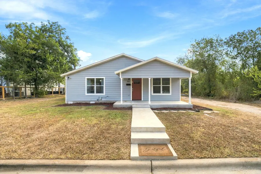 805 Haysel ST, Bastrop, TX 78602