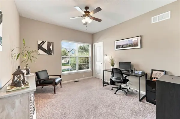 12073 S Pine ST, Olathe, KS 66061