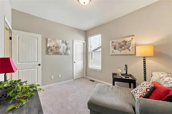 12073 S Pine ST, Olathe, KS 66061