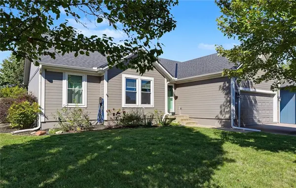 532 W Martin ST, Edgerton, KS 66021